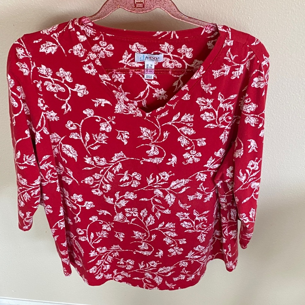 Denim&Co Red and White Floral Blouse